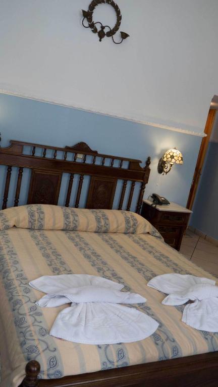 Monte Kristo Hotel Ermoupoli Room photo